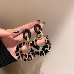 Animal print pattern leopard print hoop earrings